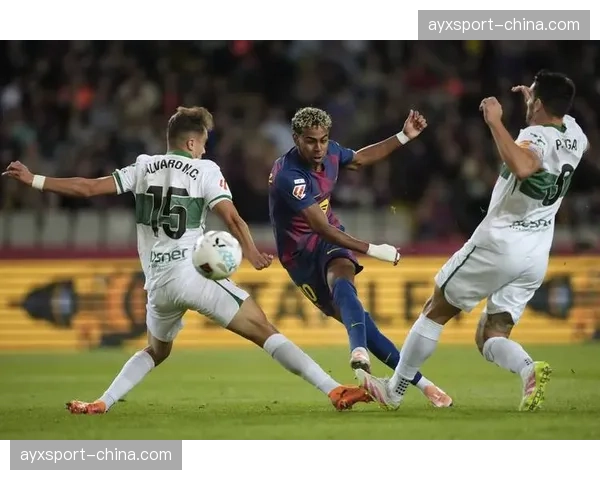 萨索洛1-1维罗纳，副班长客场抢得一分