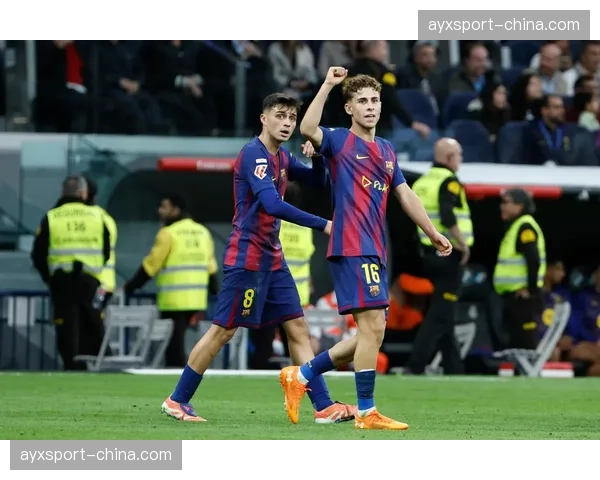 西甲俱乐部社区活动：巴萨、皇马开展青少年足球培训计划